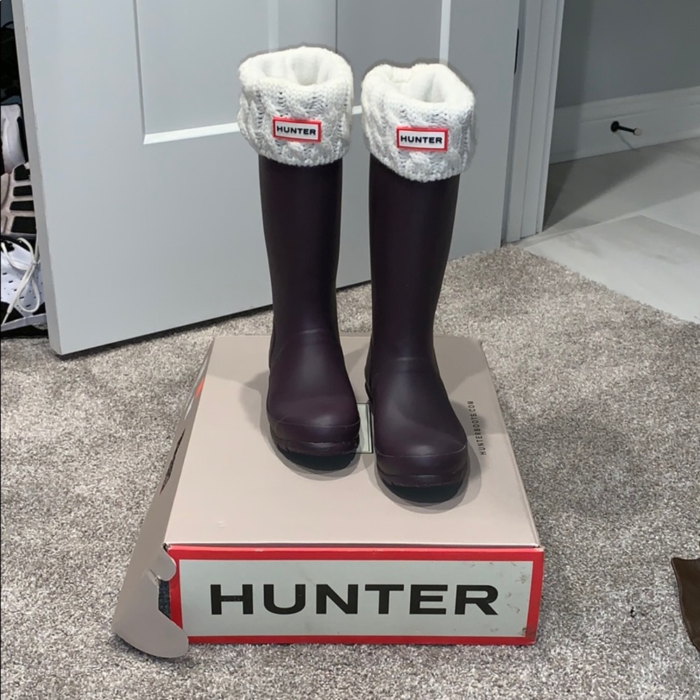 NWT Plum hunter boots size 6
